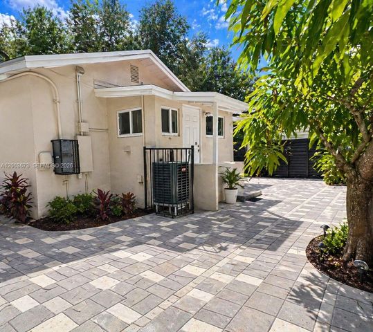 135 NW 68th St, Miami, FL 33150