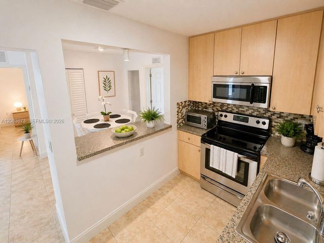 135 NW 68th St, Miami, FL 33150