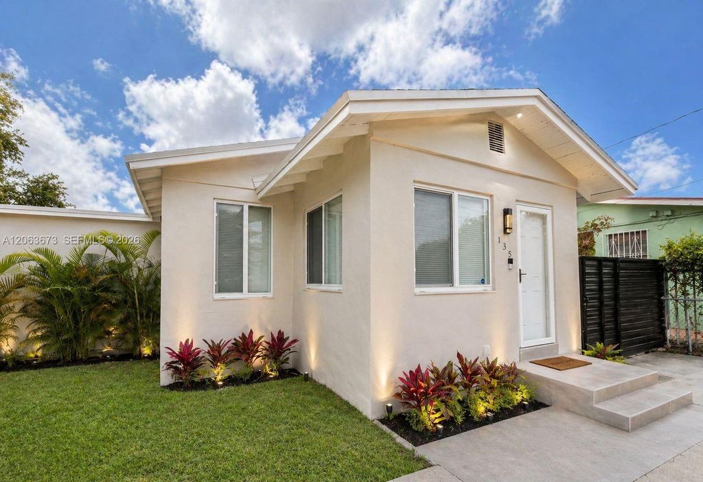 135 NW 68th St, Miami, FL 33150