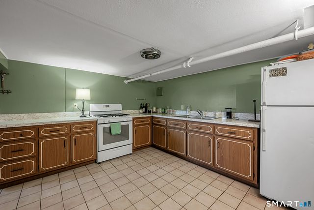 17 Layton Street, West Hartford, CT 06110