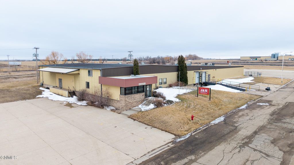 1025 Four Bottle Drive, Valley City, ND 58072