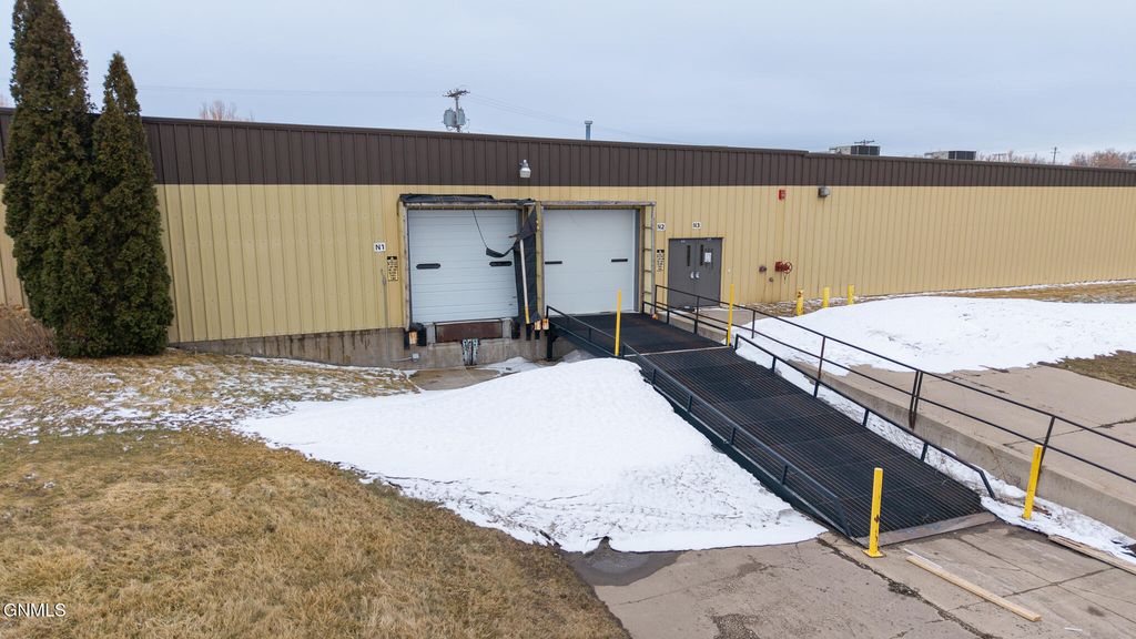 1025 Four Bottle Drive, Valley City, ND 58072 photo 3