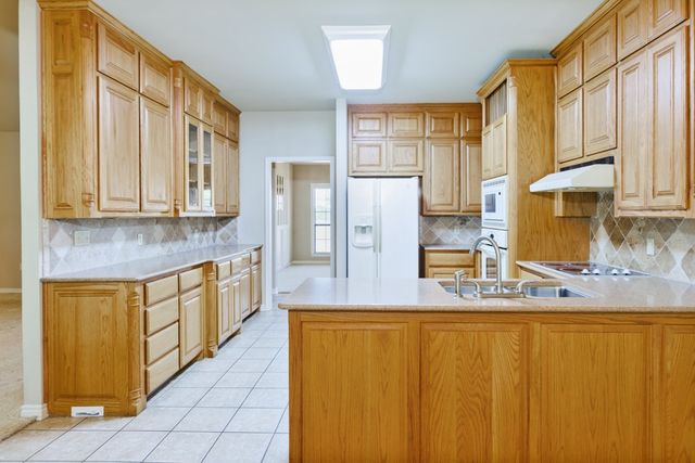 547 FM 677 N, St Jo, TX 76265