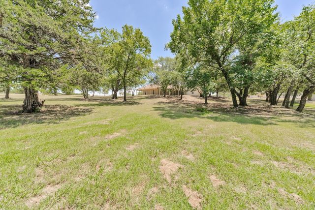 547 FM 677 N, St Jo, TX 76265