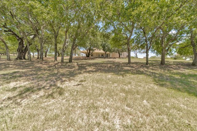 547 FM 677 N, St Jo, TX 76265