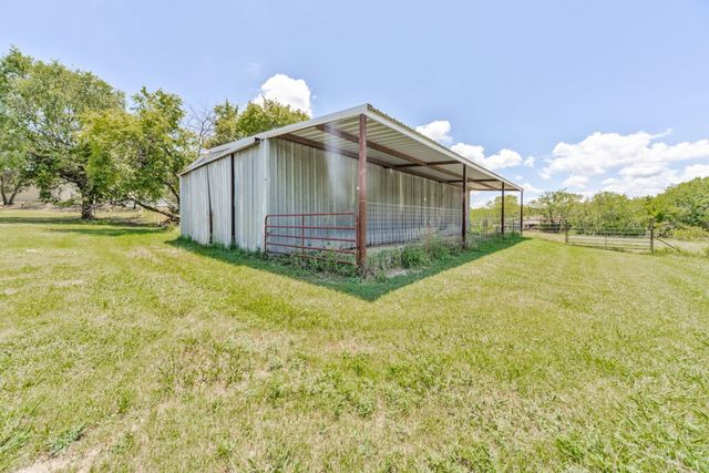 547 FM 677 N, St Jo, TX 76265