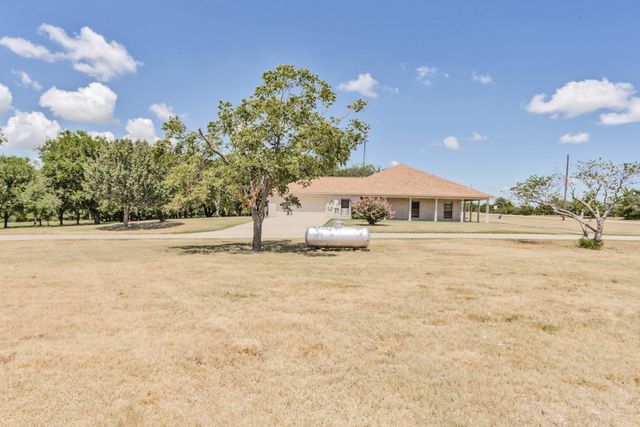 547 FM 677 N, St Jo, TX 76265