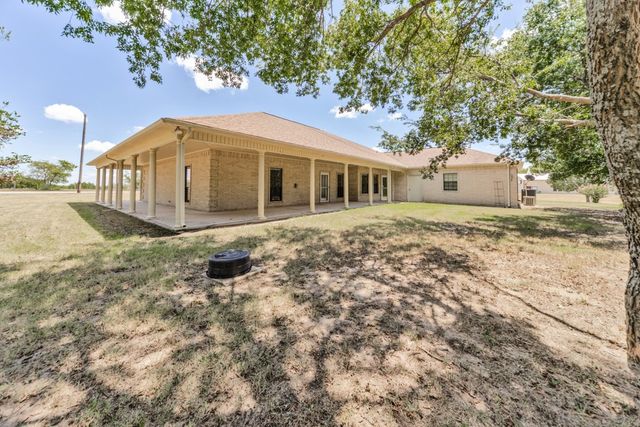 547 FM 677 N, St Jo, TX 76265
