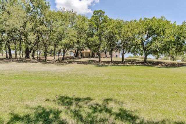 547 FM 677 N, St Jo, TX 76265