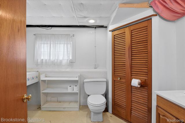 86 Oakdale Boulevard, Pleasant Ridge, MI 48069