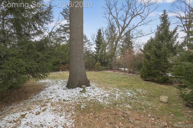 86 Oakdale Boulevard, Pleasant Ridge, MI 48069