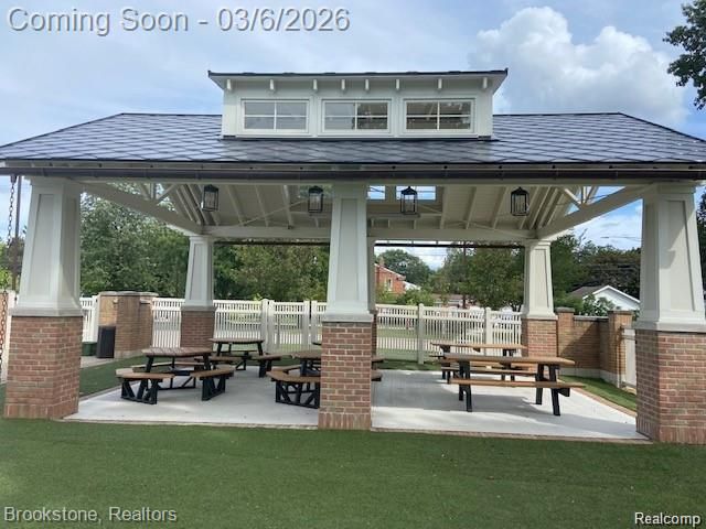 86 Oakdale Boulevard, Pleasant Ridge, MI 48069