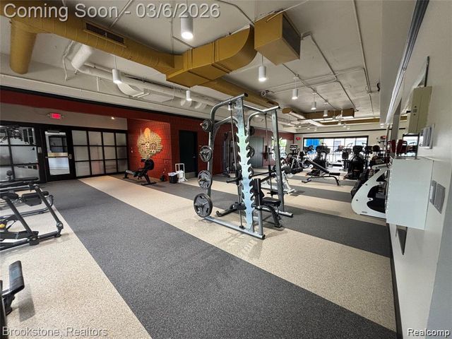 86 Oakdale Boulevard, Pleasant Ridge, MI 48069