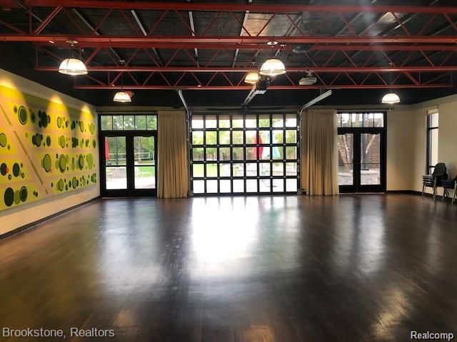 86 Oakdale Boulevard, Pleasant Ridge, MI 48069