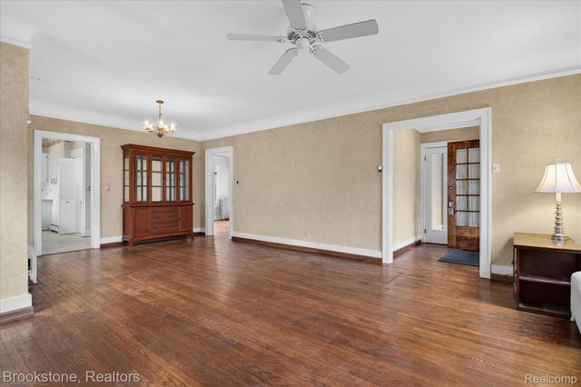 86 Oakdale Boulevard, Pleasant Ridge, MI 48069