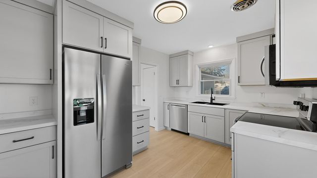 2206 1st Avenue SW, Rochester, MN 55902