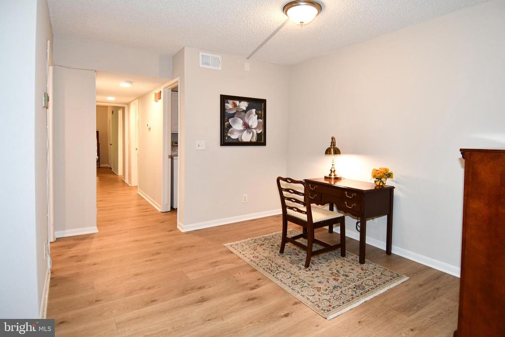 Image 12 of property listing at 15300 BEAVERBROOK CT #88-2H, Silver Spring, MD 20906