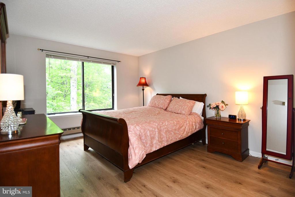 Image 13 of property listing at 15300 BEAVERBROOK CT #88-2H, Silver Spring, MD 20906
