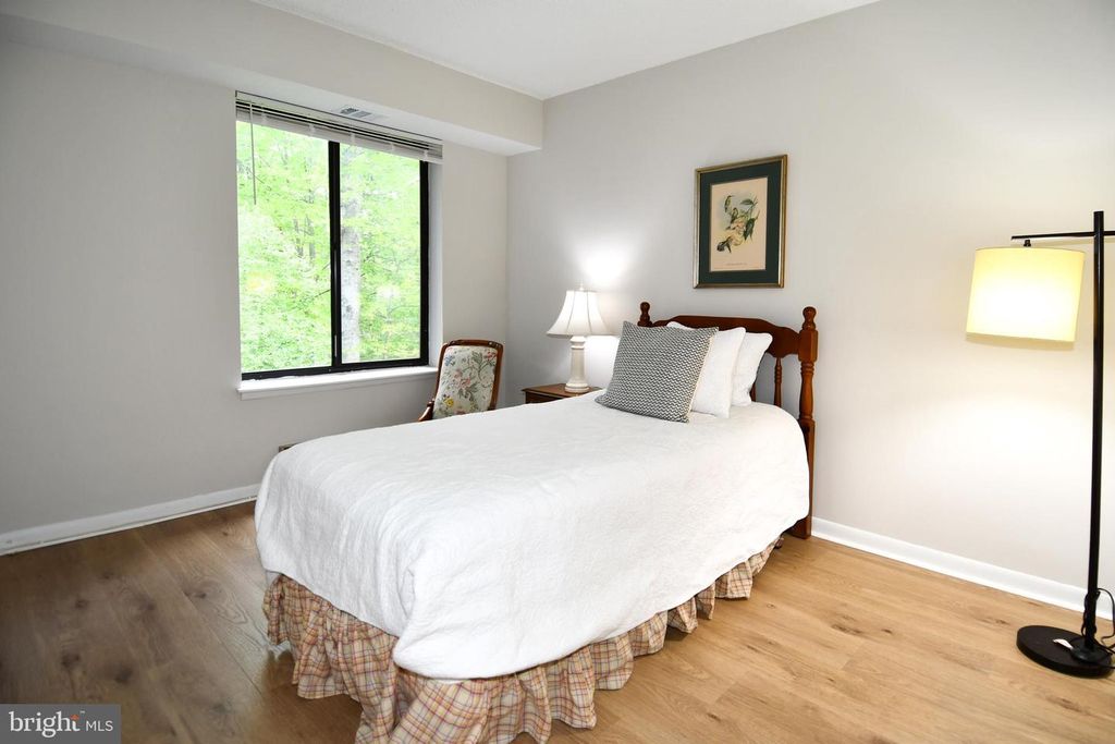 Image 18 of property listing at 15300 BEAVERBROOK CT #88-2H, Silver Spring, MD 20906