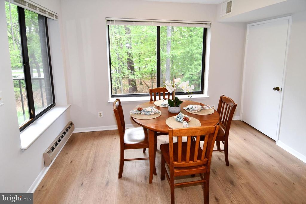 Image 6 of property listing at 15300 BEAVERBROOK CT #88-2H, Silver Spring, MD 20906