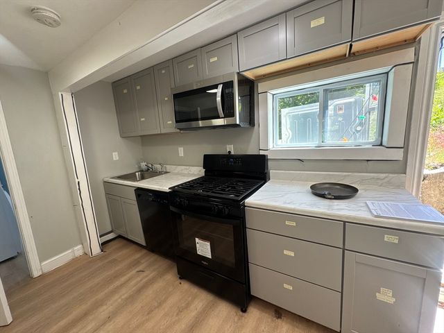 21 Washington Ave 1, Natick, MA 01760