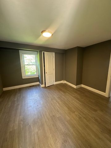 21 Washington Ave 1, Natick, MA 01760