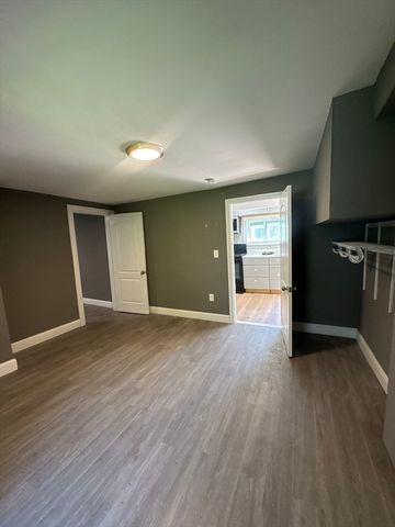 21 Washington Ave 1, Natick, MA 01760