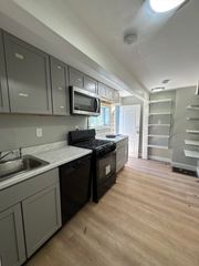 21 Washington Ave 1, Natick, MA 01760