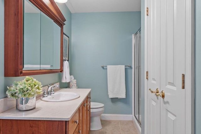 350 Greene Street 102, North Andover, MA 01845