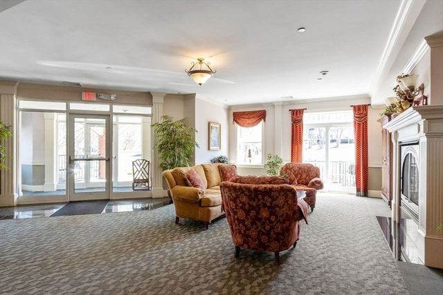 350 Greene Street 102, North Andover, MA 01845