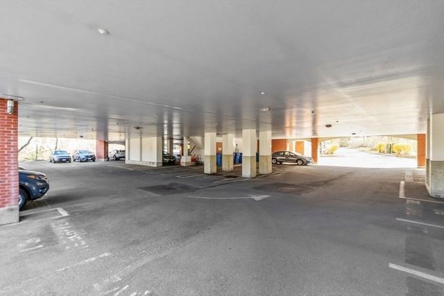 350 Greene Street 102, North Andover, MA 01845