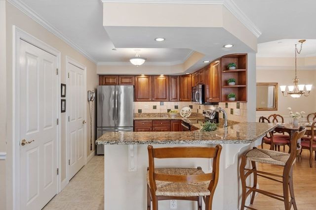 350 Greene Street 102, North Andover, MA 01845