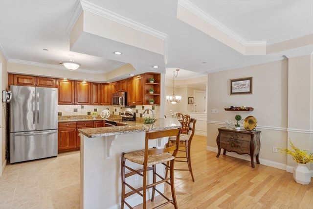350 Greene Street 102, North Andover, MA 01845