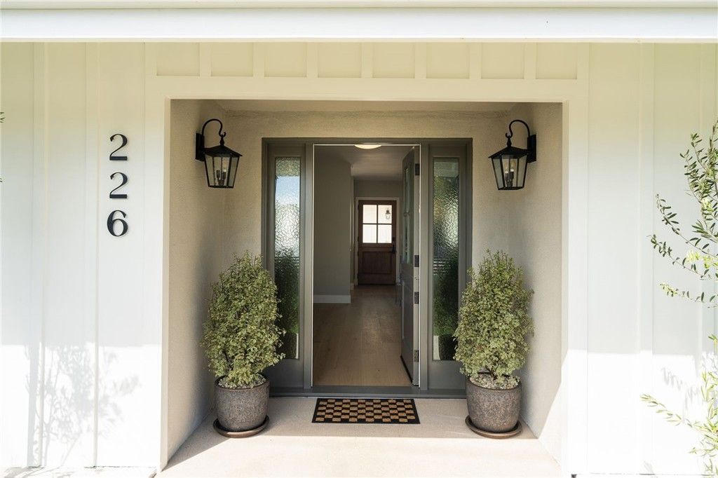 226 Santa Isabel Ave, Costa Mesa, CA 92627 — photo 4