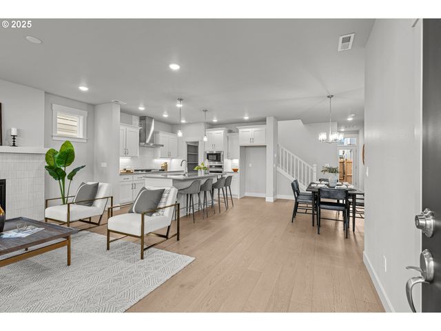 3421 Se 82nd Ave, Hillsboro, OR 97123