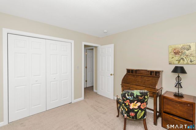31 Broadleaf Circle, Suffield, CT 06093