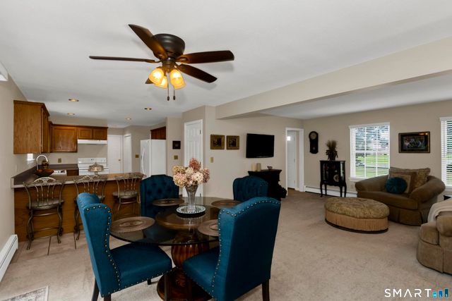 31 Broadleaf Circle, Suffield, CT 06093