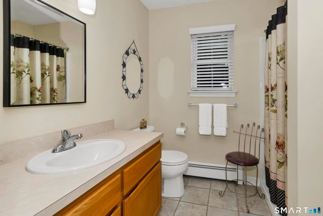 31 Broadleaf Circle, Suffield, CT 06093