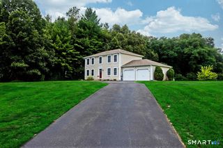 31 Broadleaf Circle, Suffield, CT 06093