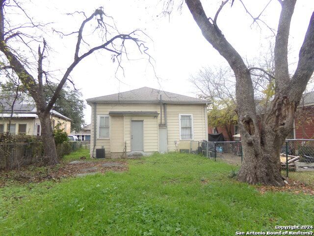 418 Warren, San Antonio, TX 78212