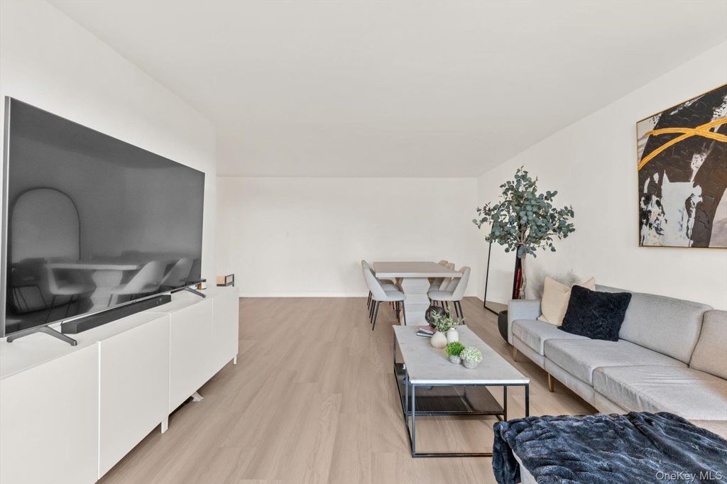 125-10 Queens Boulevard 606, Kew Gardens, NY 11415 — photo 4