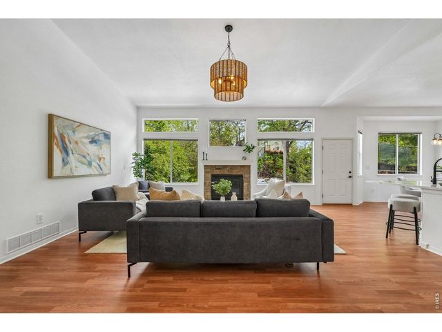 1375 Foxtail Dr, Broomfield, CO 80020