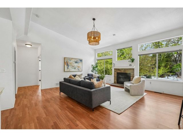 1375 Foxtail Dr, Broomfield, CO 80020