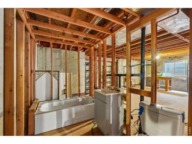 1375 Foxtail Dr, Broomfield, CO 80020