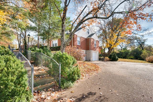 1131 Brookmeade Dr, Nashville, TN 37204