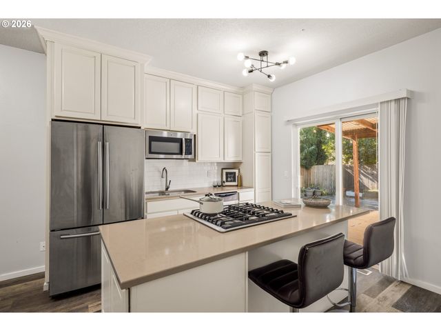 7386 Ne NELLY St, Hillsboro, OR 97124