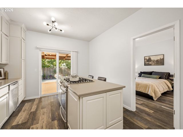 7386 Ne NELLY St, Hillsboro, OR 97124