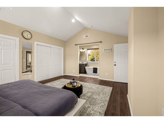 7386 Ne NELLY St, Hillsboro, OR 97124