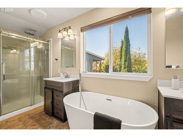 7386 Ne NELLY St, Hillsboro, OR 97124