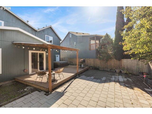 7386 Ne NELLY St, Hillsboro, OR 97124